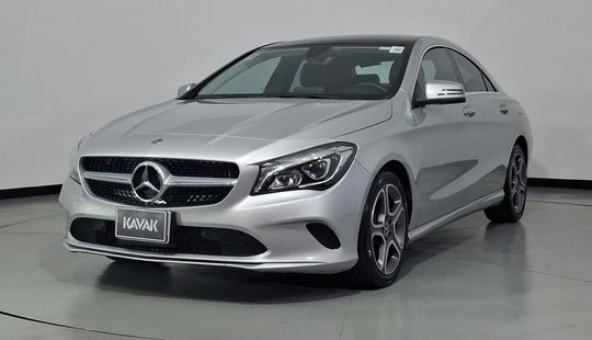 Mercedes Benz • Clase CLA