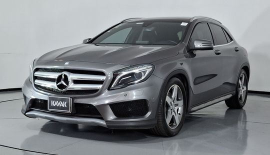 Mercedes Benz • Clase GLA