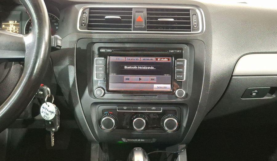 Volkswagen Jetta 2.5 SPORT PAQ WELTRADIO TECHO TIPTRONIC Sedan 2012