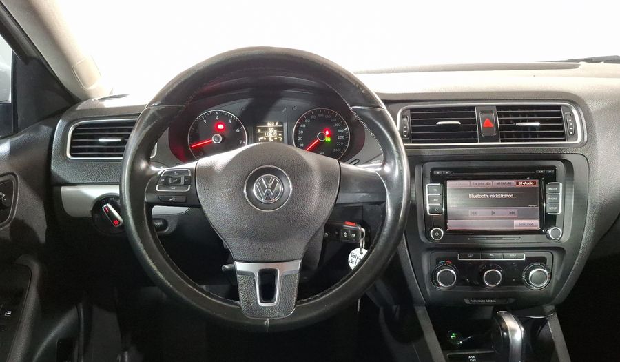 Volkswagen Jetta 2.5 SPORT PAQ WELTRADIO TECHO TIPTRONIC Sedan 2012