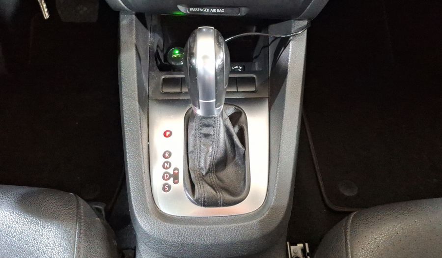 Volkswagen Jetta 2.5 SPORT PAQ WELTRADIO TECHO TIPTRONIC Sedan 2012