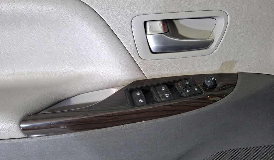 Toyota Sienna 3.5 XLE AT Minivan 2017