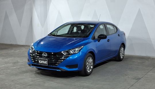 Nissan • Versa