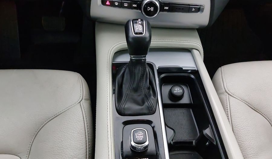 Volvo Xc90 2.0 MOMENTUM T6 AUTO AWD 5P Suv 2019