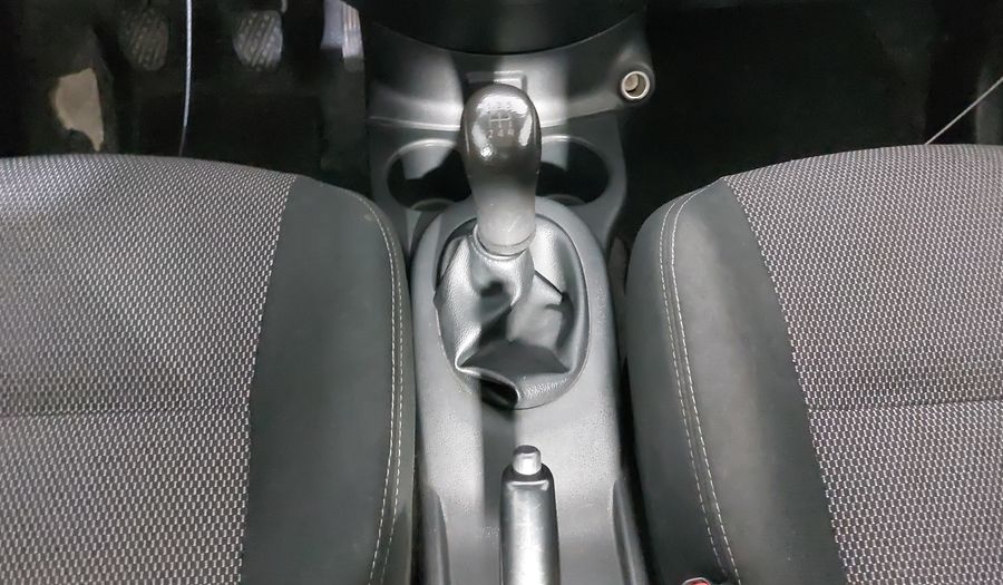 Nissan Versa 1.6 DRIVE Sedan 2017