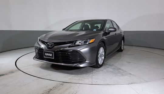 Toyota • Camry