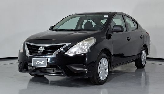 Nissan • Versa