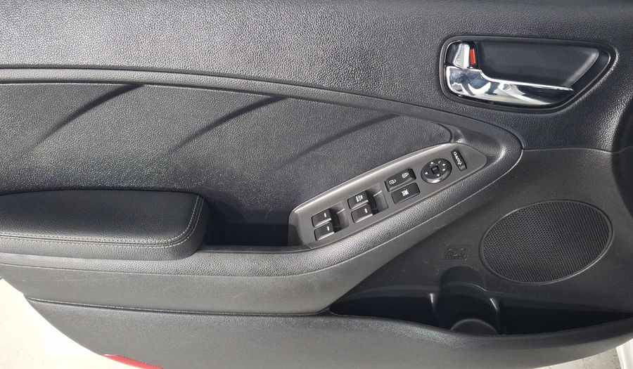 Kia Forte 2.0 EX AUTO Hatchback 2018