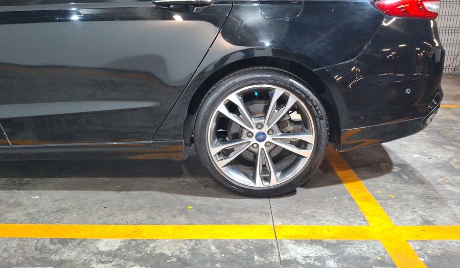 Ford Fusion 2.0 GTDI TITANIUM PLUS AT Sedan 2017