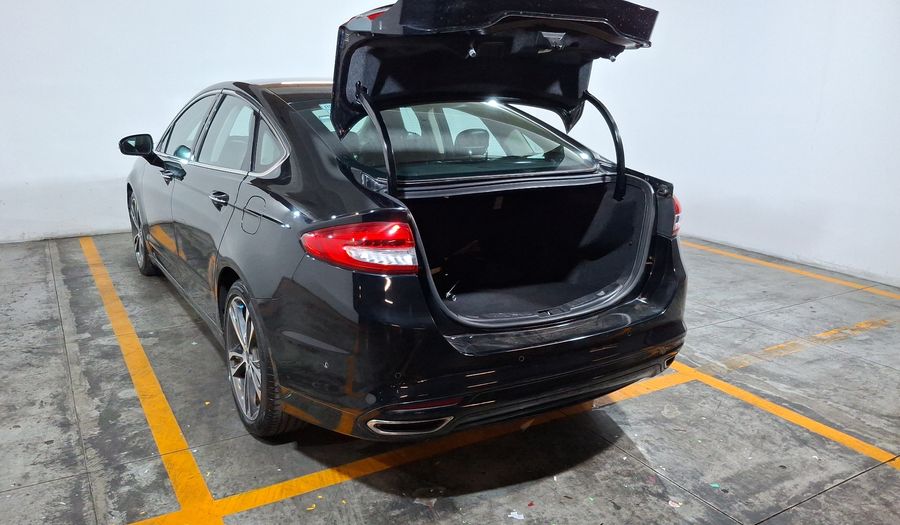 Ford Fusion 2.0 GTDI TITANIUM PLUS AT Sedan 2017