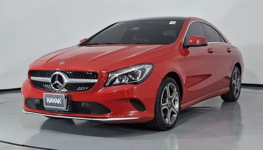 Mercedes Benz • Clase CLA