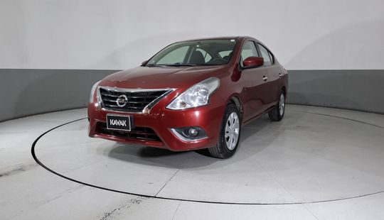Nissan • Versa