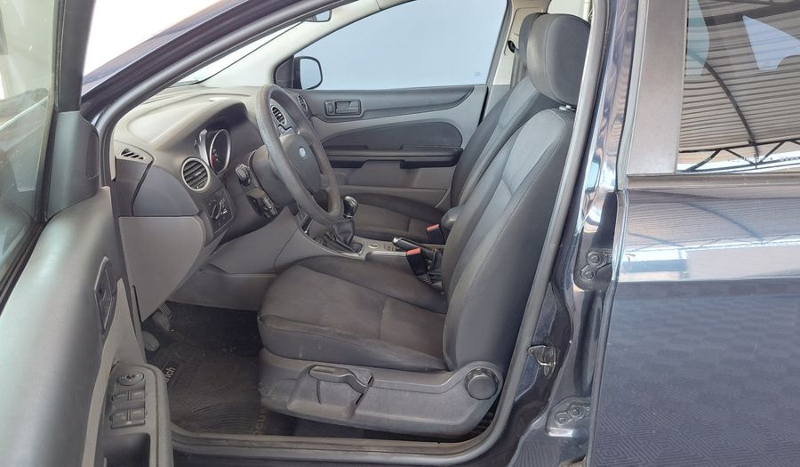 Ford Focus Ii 1.6 TREND Hatchback 2012