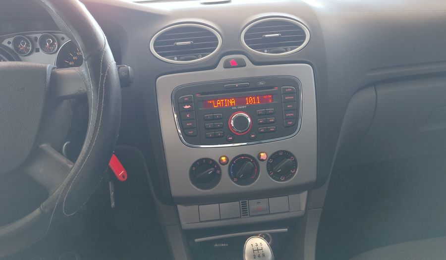 Ford Focus Ii 1.6 TREND Hatchback 2012