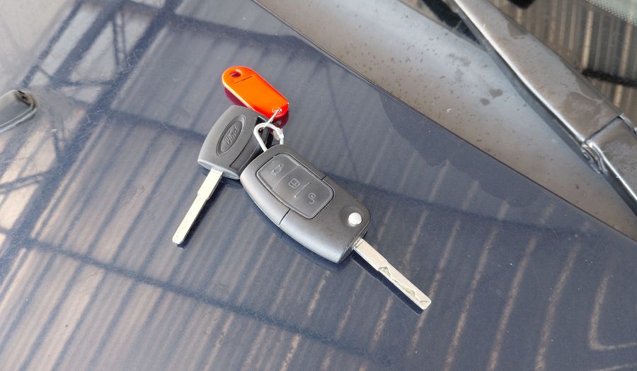 Ford Focus Ii 1.6 TREND Hatchback 2012