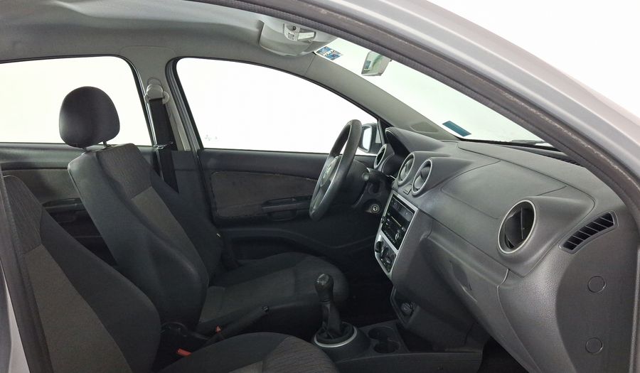 Volkswagen Gol 1.6 GL 4 PUERTAS MT Sedan 2014