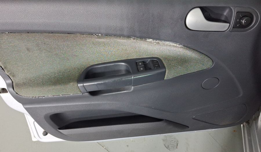 Volkswagen Gol 1.6 GL 4 PUERTAS MT Sedan 2014