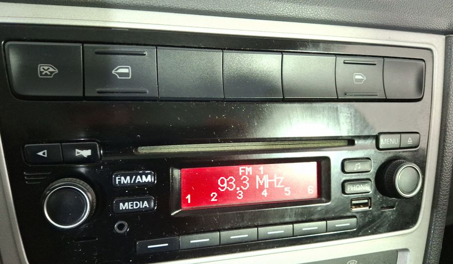 Volkswagen Gol 1.6 GL 4 PUERTAS MT Sedan 2014