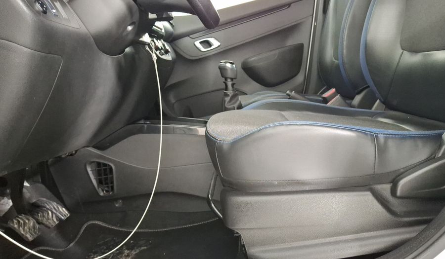 Renault Kwid 1.0 ICONIC Hatchback 2024