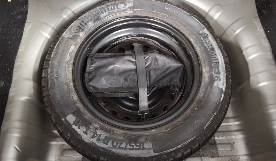 Renault Kwid 1.0 ICONIC Hatchback 2024