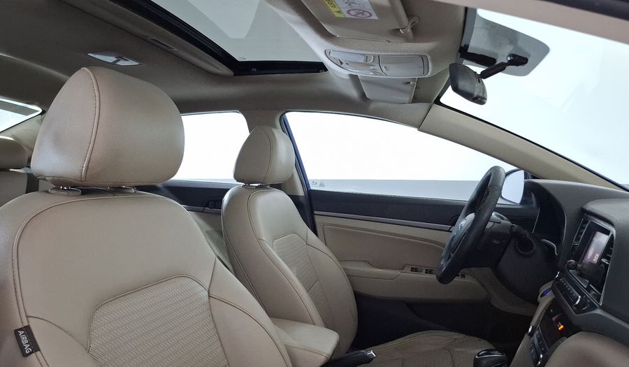 Hyundai Elantra 2.0 LIMITED TECH NAVI AUTO Sedan 2018