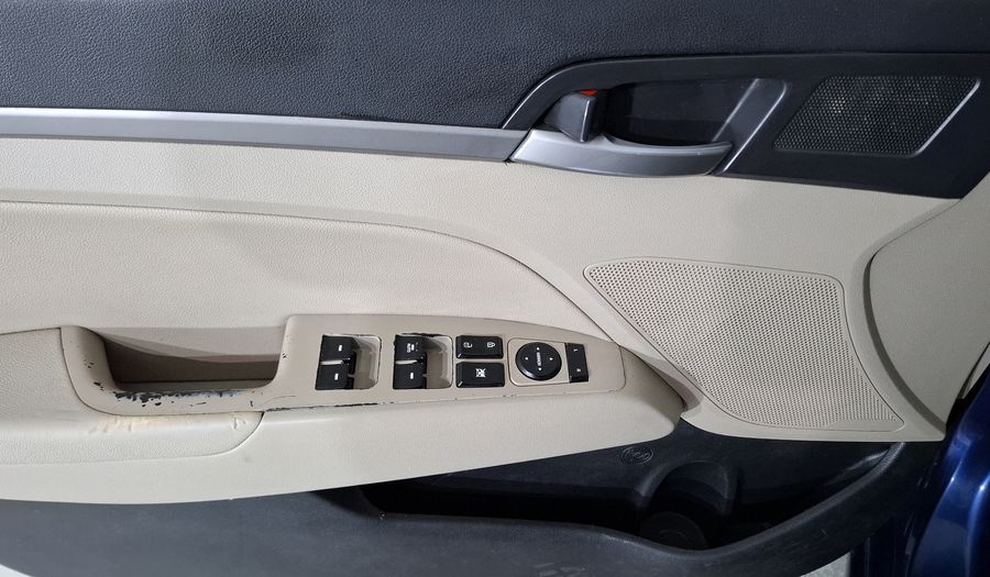 Hyundai Elantra 2.0 LIMITED TECH NAVI AUTO Sedan 2018