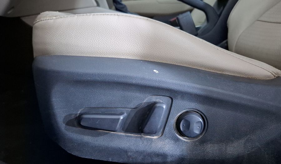 Hyundai Elantra 2.0 LIMITED TECH NAVI AUTO Sedan 2018