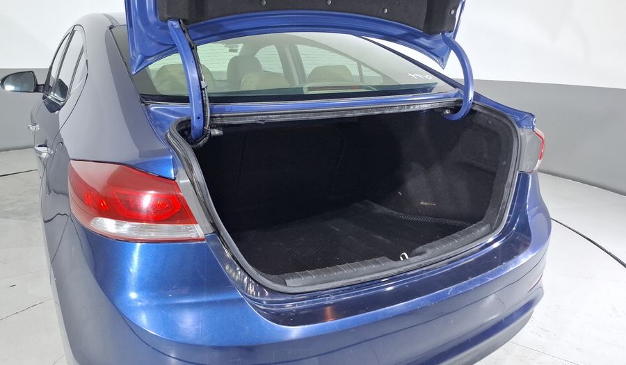 Hyundai Elantra 2.0 LIMITED TECH NAVI AUTO Sedan 2018