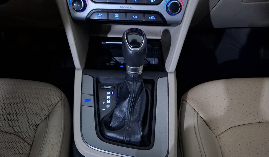Hyundai Elantra 2.0 LIMITED TECH NAVI AUTO Sedan 2018