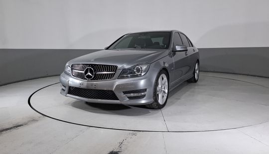 Mercedes Benz • Clase C