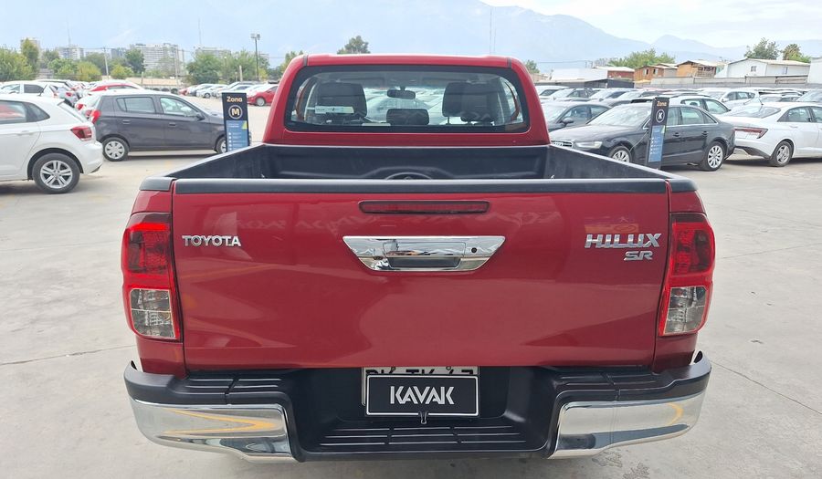 Toyota Hilux 2.4D SR 4WD Pickup 2021