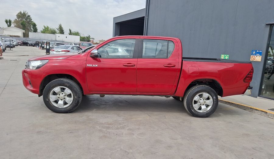 Toyota Hilux 2.4D SR 4WD Pickup 2021