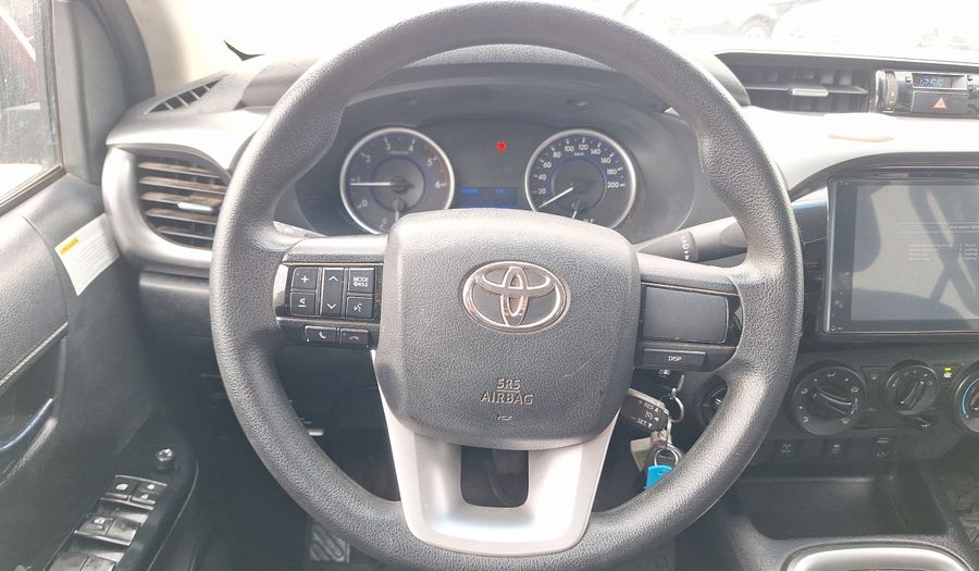 Toyota Hilux 2.4D SR 4WD Pickup 2021