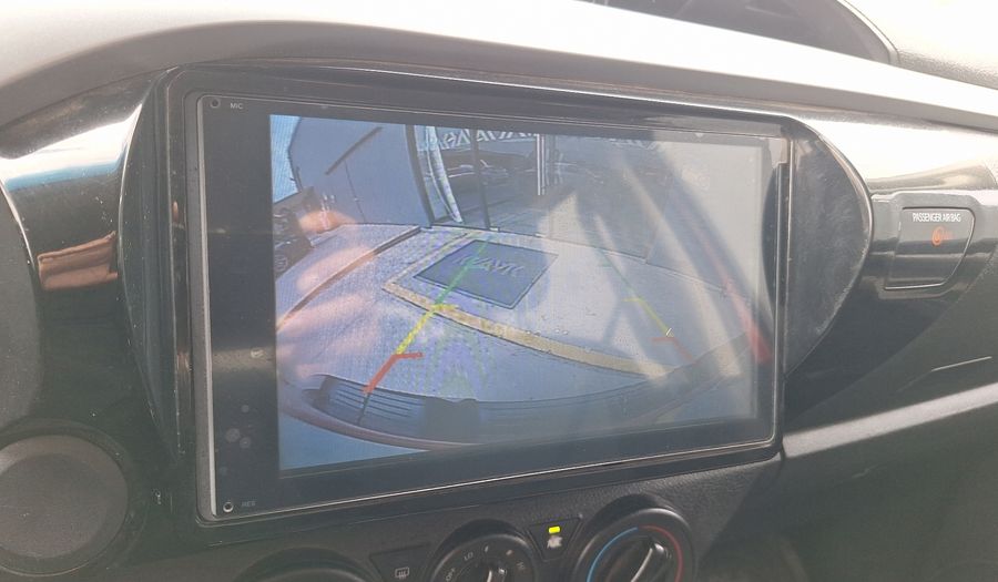 Toyota Hilux 2.4D SR 4WD Pickup 2021