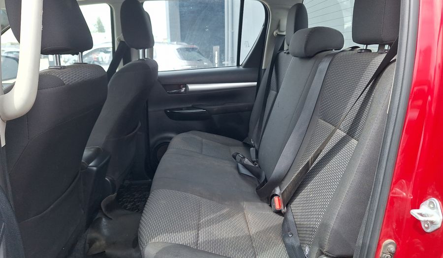 Toyota Hilux 2.4D SR 4WD Pickup 2021