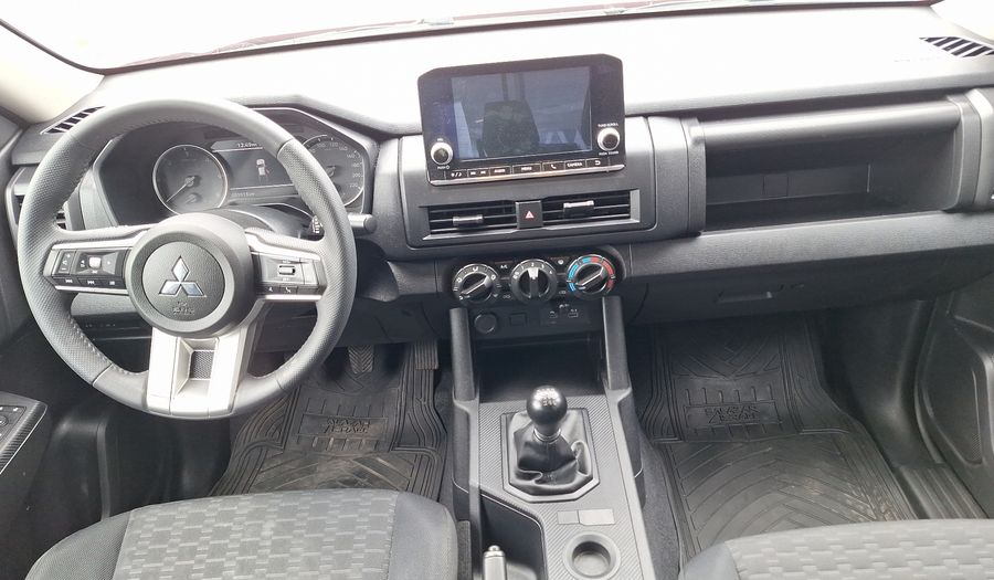 Mitsubishi L200 2.4 TD KATANA XR Pickup 2025