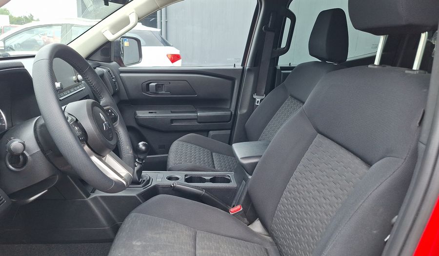 Mitsubishi L200 2.4 TD KATANA XR Pickup 2025