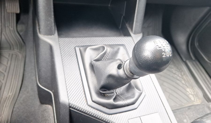 Mitsubishi L200 2.4 TD KATANA XR Pickup 2025