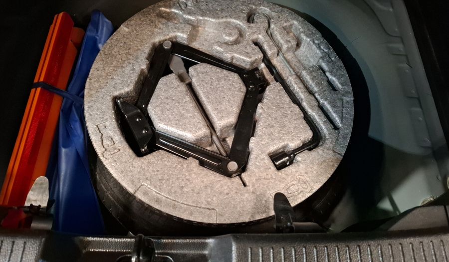 Chevrolet Sonic 1.6 AT K LT Hatchback 2016