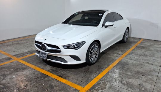 Mercedes Benz • Clase CLA