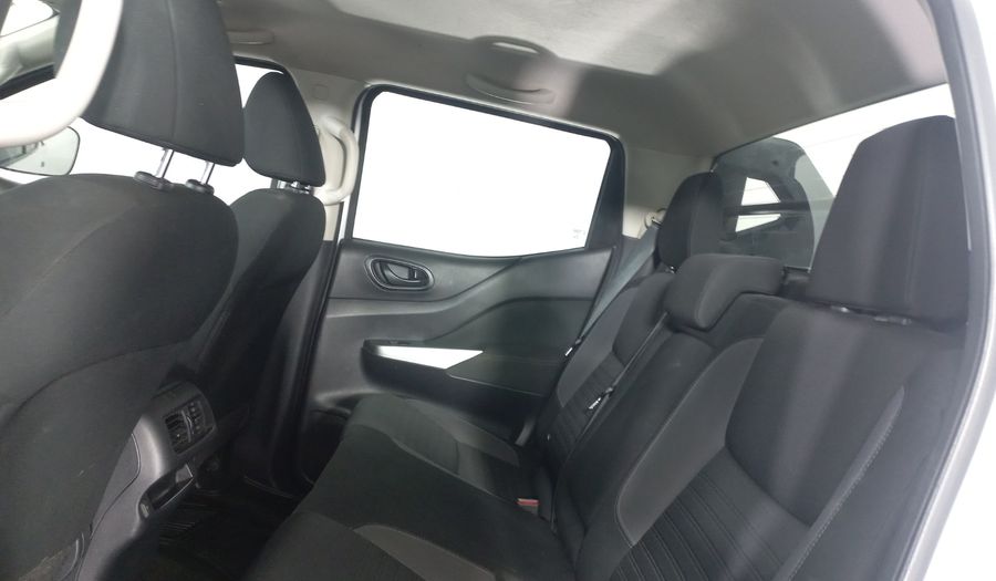 Nissan Frontier 2.5 DOBLE CABINA DIESEL 4WD Pickup 2021