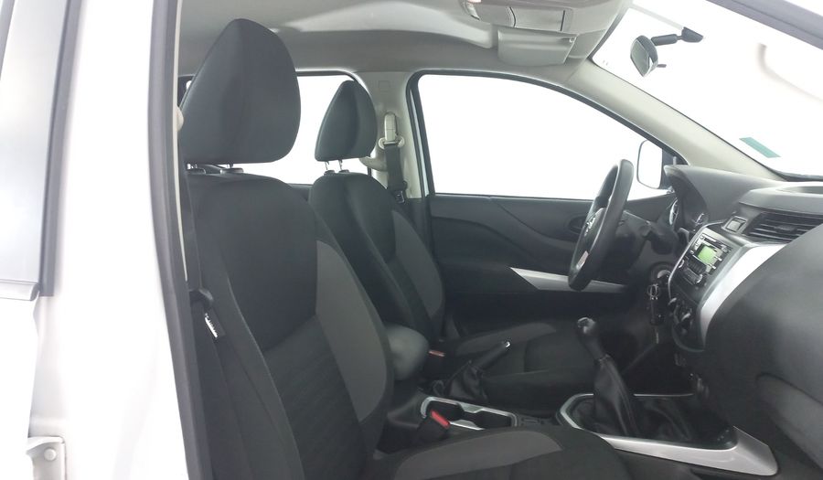 Nissan Frontier 2.5 DOBLE CABINA DIESEL 4WD Pickup 2021