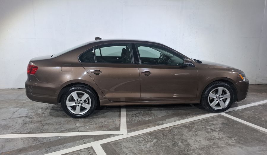 Volkswagen Jetta 2.5 SPORT BASE TIPTRONIC Sedan 2014