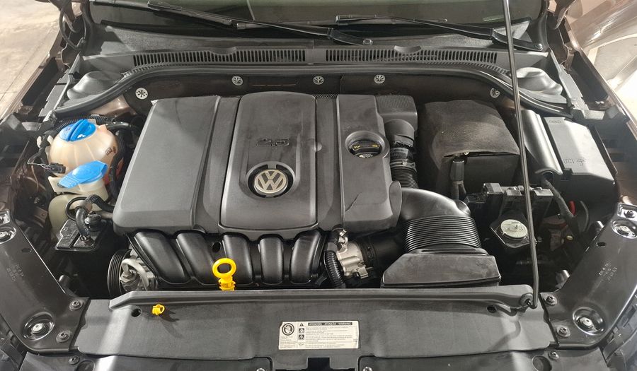 Volkswagen Jetta 2.5 SPORT BASE TIPTRONIC Sedan 2014