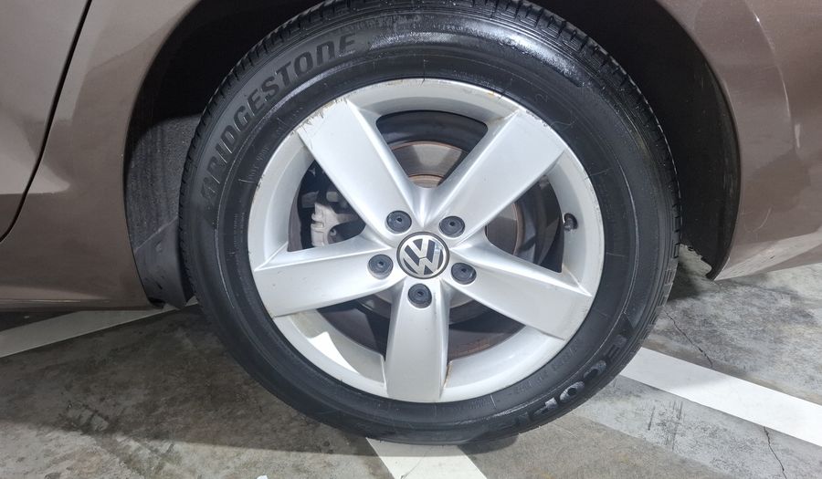 Volkswagen Jetta 2.5 SPORT BASE TIPTRONIC Sedan 2014