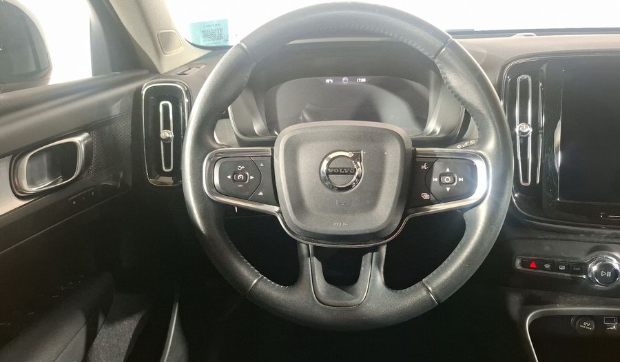 Volvo Xc40 2.0 T4 MOMENTUM AUTO Suv 2021