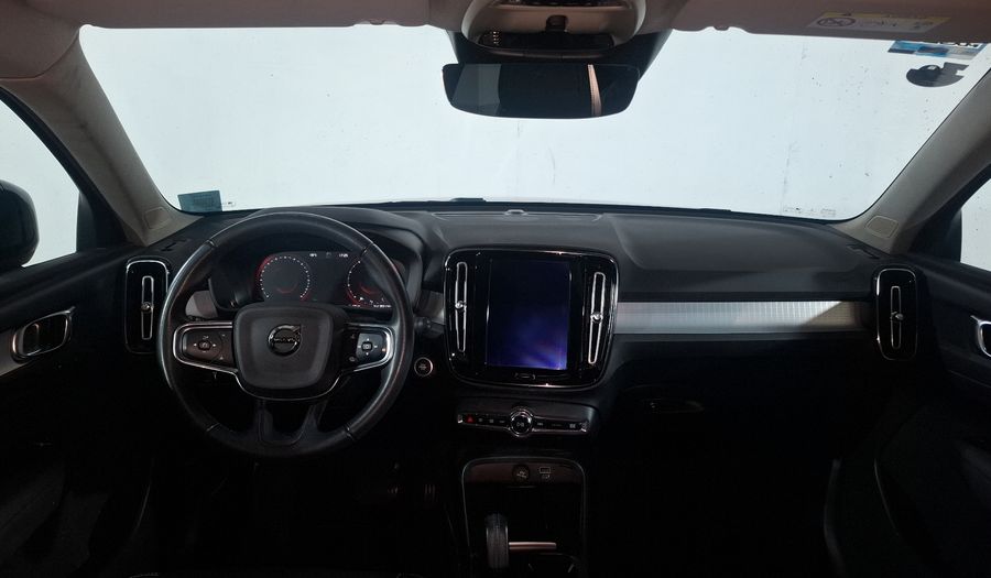 Volvo Xc40 2.0 T4 MOMENTUM AUTO Suv 2021