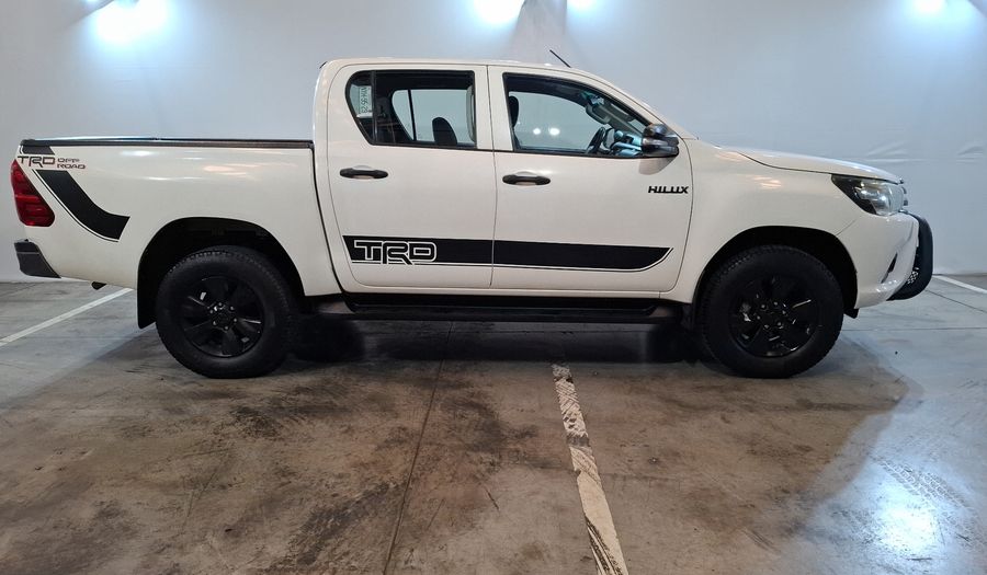 Toyota Hilux 2.7 DOBLE CABINA SR (D-CAB MID) Pickup 2017