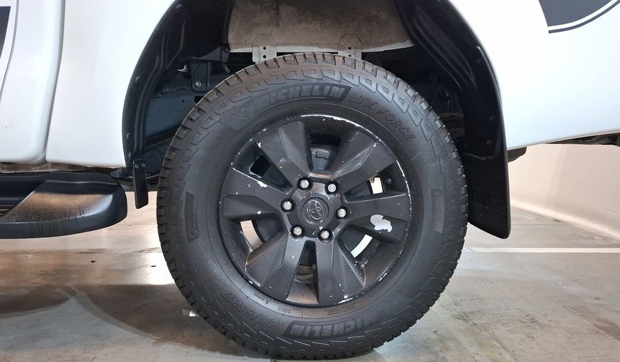 Toyota Hilux 2.7 DOBLE CABINA SR (D-CAB MID) Pickup 2017