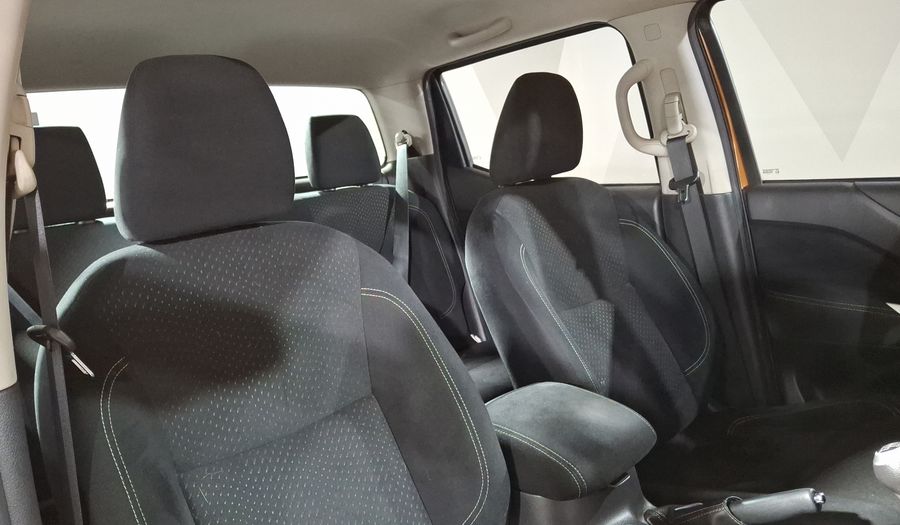 Nissan Np300 2.5 LE TM AC Pickup 2016